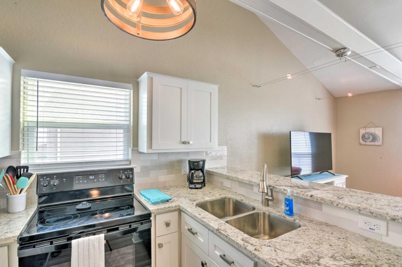 Beachfront Galveston Oasis Balconies, Ocean View! Екстер'єр фото